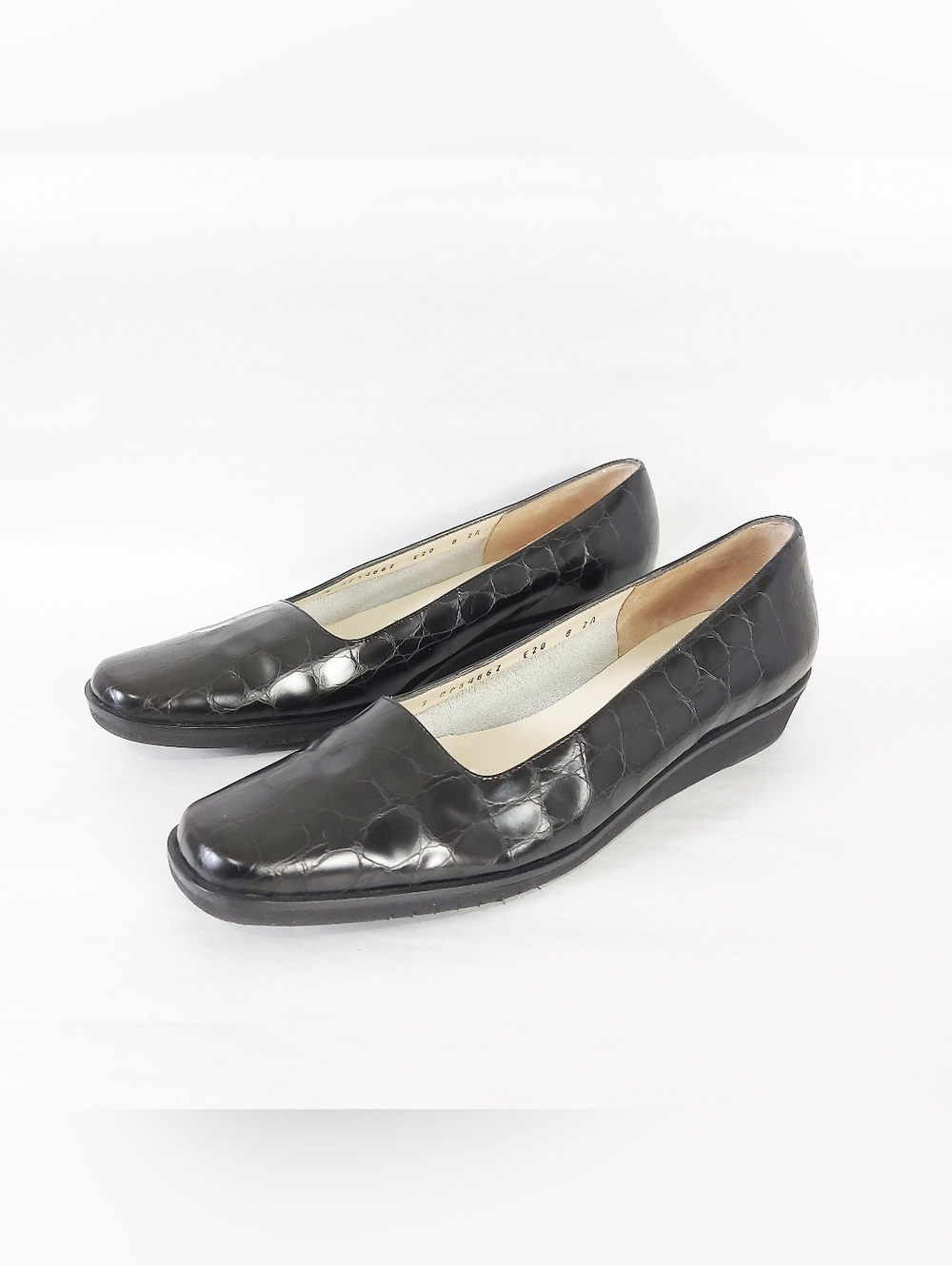 Salvatore Ferragamo Women Croc Embossed Black Leather Slipon Shoes Size 8 2A